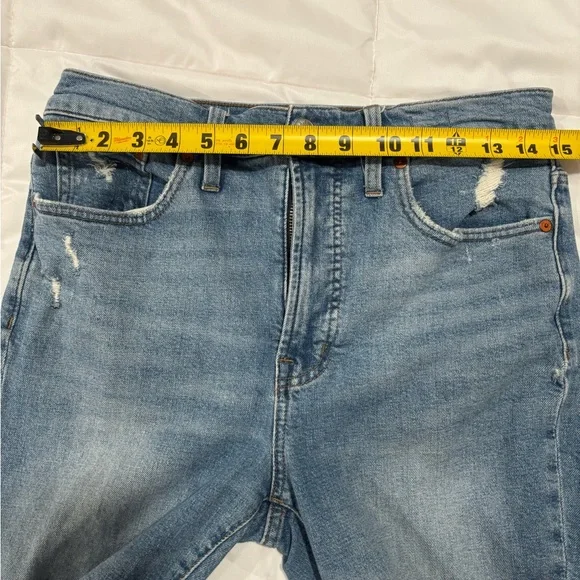 Madewell Distressed Jeans | Medium Wash | Size 28 - Picture 8 of 11